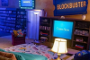 Airbnb opførte en 90'er Sleepover i verdens sidste blockbuster