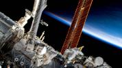 So können Sie ISS-Astronauten dabei zusehen, wie sie morgen eine neue Solaranlage installieren