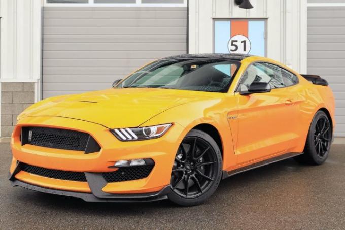 Обзор Ford Mustang Shelby GT350 2019 года