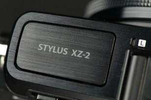 Olympus Stylus XZ 2 iHS Огляд цифрової фотокамери з логотипом компактної камери
