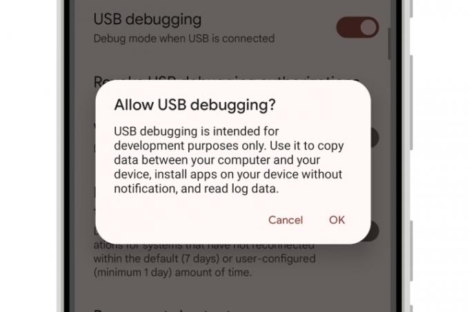 Android 13 solicită să confirme activarea depanării USB.