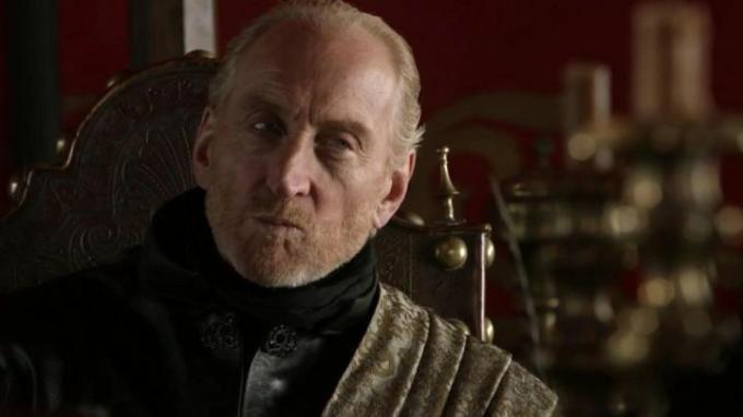 Tywin Lannister knep ihop läpparna i irritation i Game of Thrones.