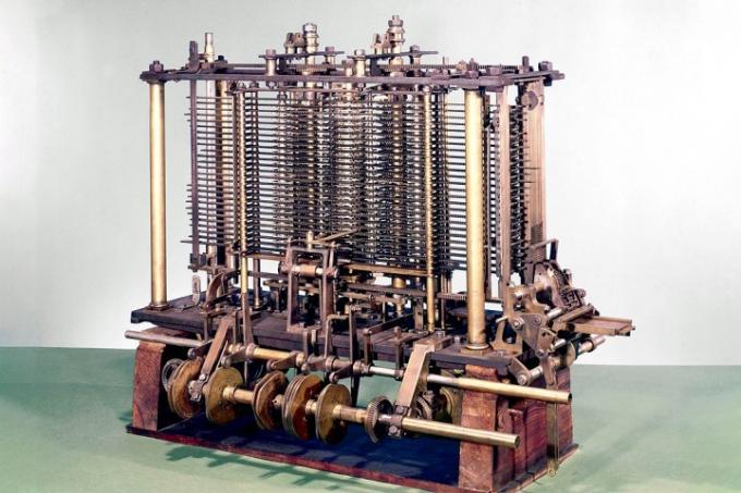 A Máquina Analítica, desenvolvida por Charles Babbage.