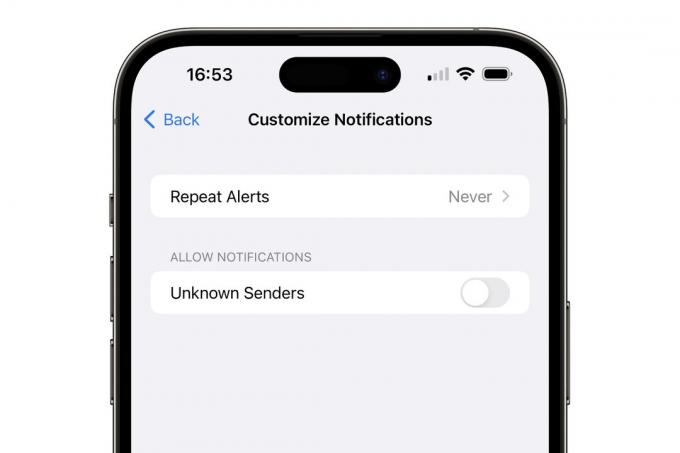 iPhone अज्ञात प्रेषकों के लिए संदेश सूचनाओं को अक्षम करने का विकल्प दिखा रहा है।