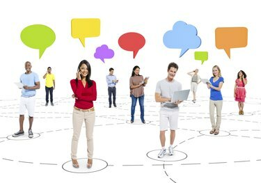 Groep mensen communiceren met sociale netwerken