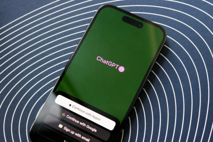 ChatGPT-appen körs på en iPhone.