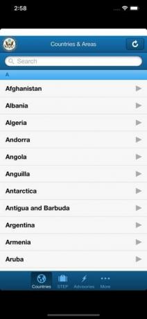 Captura de tela do aplicativo Smart Traveler mostrando uma lista de países