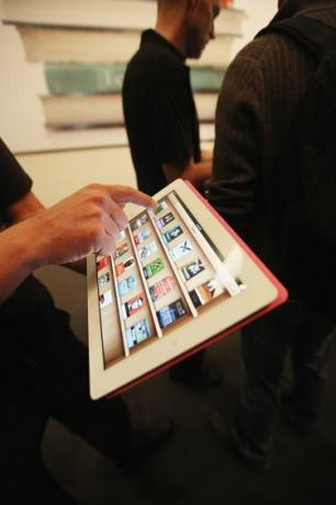 Az Apple bejelenti a digitális tankönyvek szolgáltatását Guggenheimben