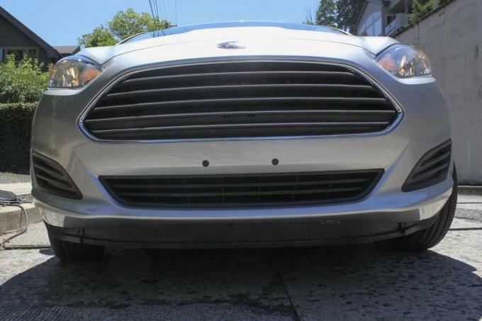 Grade dianteira do Ford Fiesta SE 2014