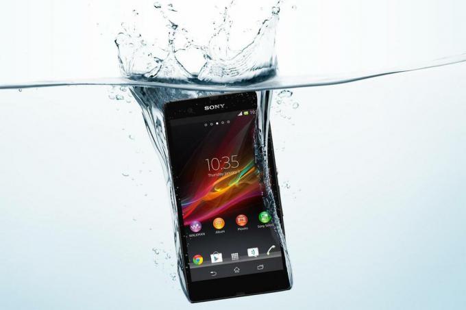 싱크 또는 수영 Sony Xperia Z 방수