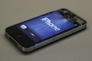 Kırık Ekranlı Bir iPhone Nasıl Değiştirilir veya Onarılır