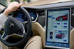 „Tesla“ ekranai gali palaikyti „YouTube“ su kitu programinės įrangos atnaujinimu