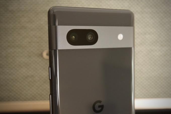 Módulo de câmera do Google Pixel 7a.
