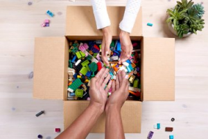 LEGO заплатит за отправку использованных кубиков нуждающимся детям