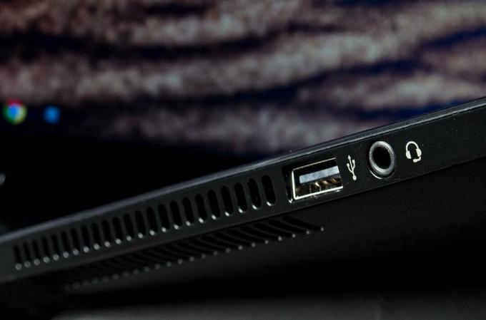 Konektor pro sluchátka recenze HP Pavilion Chromebook 14