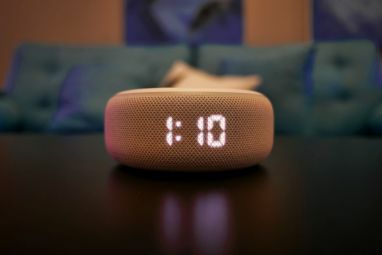 Amazon Echo Dot 3:e generationens klocka fram