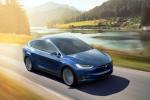 „Tesla“ tyliai pakelia autopiloto kainą