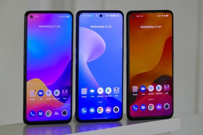 O Realme GT Neo 2, GT Neo 3 e GT Neo 3T vistos de frente.