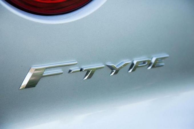 Odznaka Jaguara F-TYPE Coupe