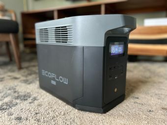 Der EcoFlow Delta 2 Max verfügt über zwei Kühlventilatoren.
