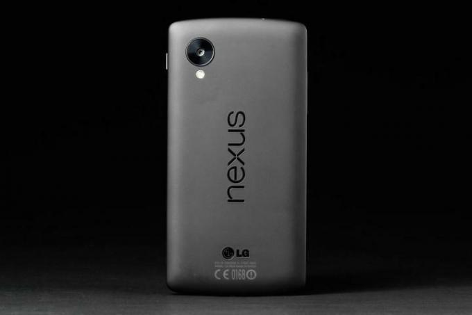 Pregled zadnje strani Google Nexusa 5.