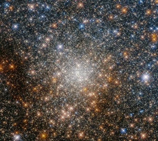 Hubble zachytil kulovou hvězdokupu poblíž srdce naší galaxie