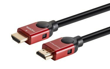 Kırmızı HDMI kablosu