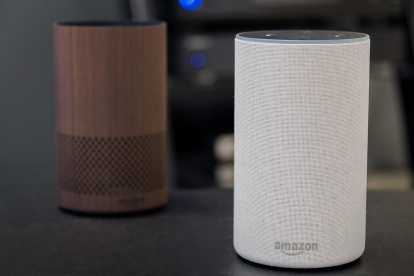 „Amazon Echo 2017“ peržiūri abi spalvas