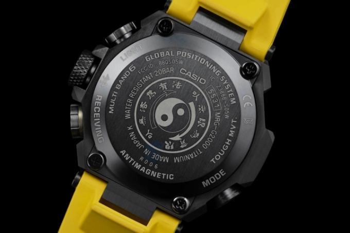 Relógio G-Shock presta homenagem a Bruce Lee usando cores icônicas