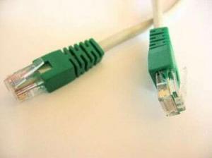 Разликата между Ethernet кръпка и кросоувър кабел