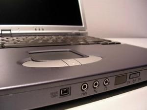 Kokie yra SSD standžiųjų diskų privalumai ir trūkumai?