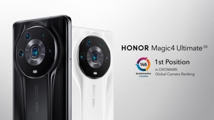 Reklaminiame „Honor Magic 4 Ultimate“ paveikslėlyje išryškinamos galinės kameros.