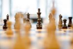 Square Off Chess Board uporablja AI za premikanje figur