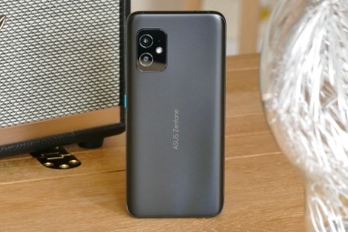 Asus Zenfone 8