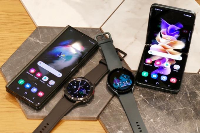 Galaxy Z Fold 3, Galaxy Z Flip 3, Galaxy Watch 4 и Watch 4 Classic.