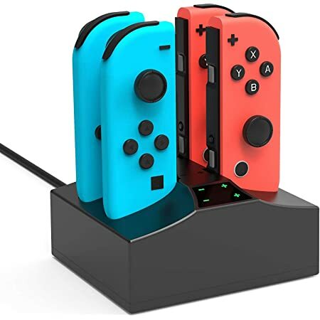 Set fra siden af ​​YCCSKY Ladestation, der holder Joy-Con.