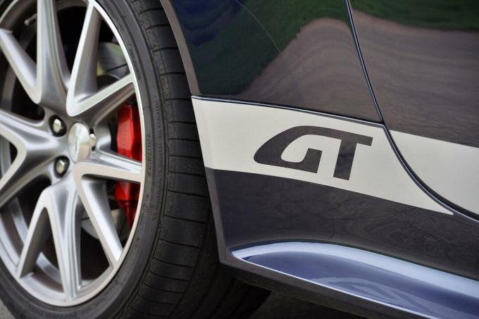2015 Aston Martin Vantage GT İlk Sürüş 11 V8 Mavi
