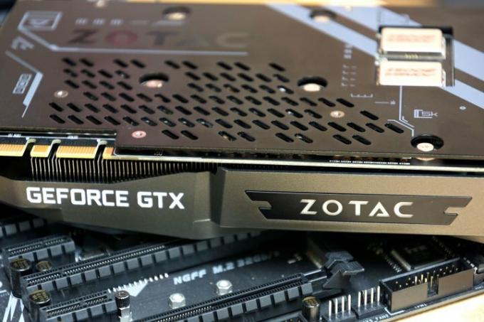 Zotac GeForce GTX 1080Ti アンプ