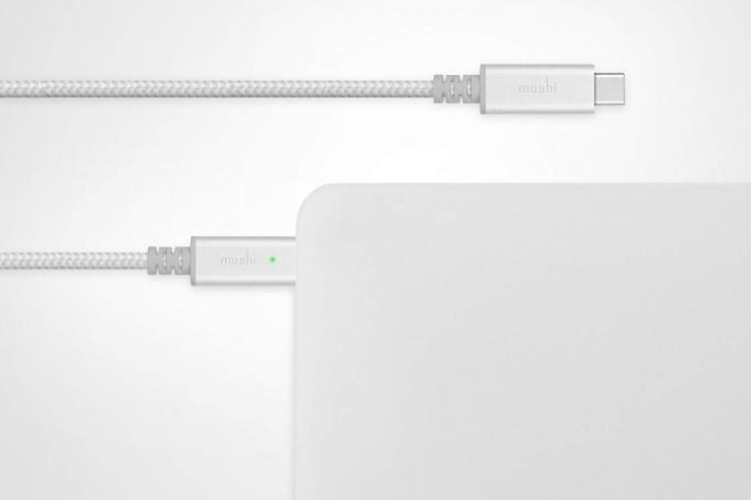 כבל טעינה של Moshi Integra USB-C