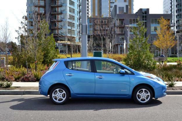 Revisión del lado exterior del Nissan Leaf 2012