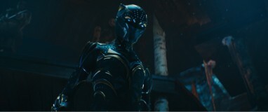 Juodoji pantera ruošiasi mūšiui filme Black Panther: Wakanda Forever.