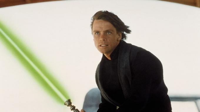 Luke Skywalker mânuind sabia sa laser verde în RotJ.