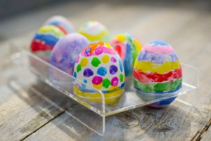 Πώς να φιλοξενήσετε ένα εικονικό κυνήγι πασχαλινών αυγών για παιδιά