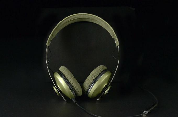 Наушники Sennheiser Momentum спереди