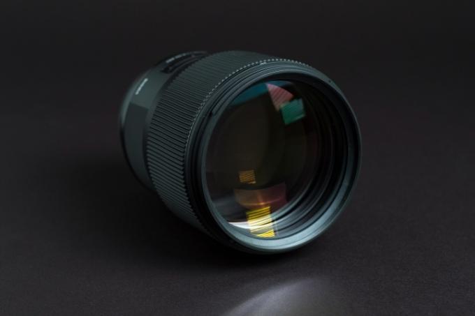 Sigma 135 mm F18 Art Lens apžvalgos studijos priekinis elementas