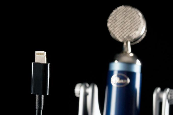 Blue Microphones Spark Digital Lightning connector