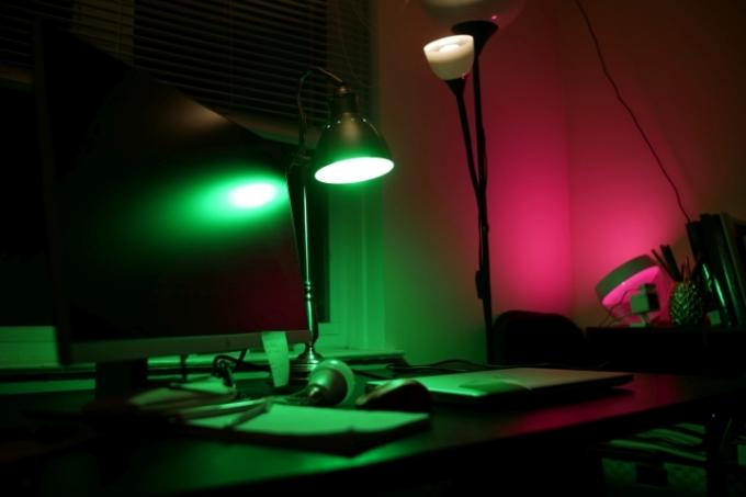 Wyze Bulb Color w lampowej zieleni