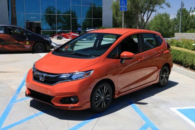 2018 honda fit סקירת 2017 כונן ראשון 14105