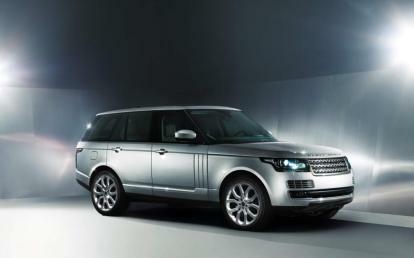 Driekwart vooraanzicht van de Land Rover Range Rover uit 2013