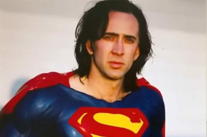 Nicolas Cage berpakaian seperti Superman dalam headshot di 